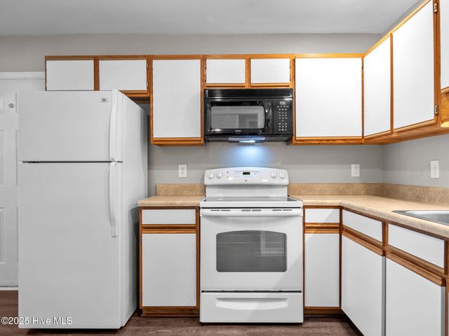 834 S Dogwood Lane, Swansboro, NC 28584