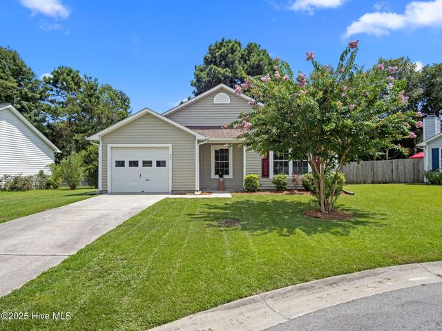 834 S Dogwood Lane, Swansboro, NC 28584