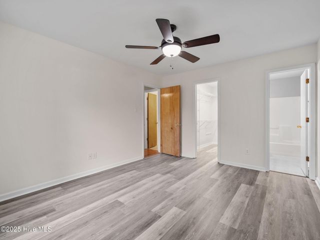 834 S Dogwood Lane, Swansboro, NC 28584
