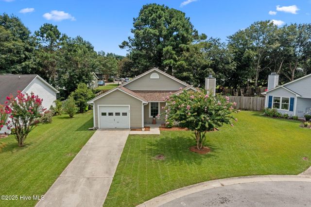 834 S Dogwood Lane, Swansboro, NC 28584