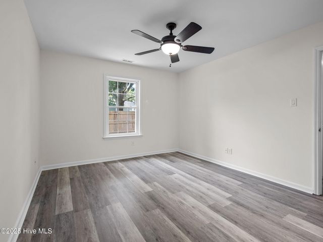 834 S Dogwood Lane, Swansboro, NC 28584