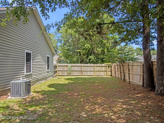 834 S Dogwood Lane, Swansboro, NC 28584