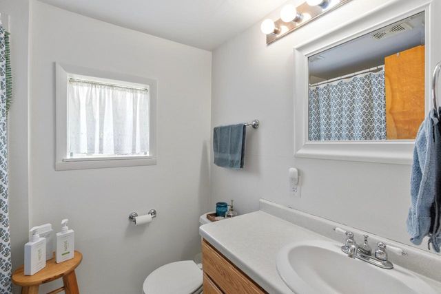 5831 S Hacker DRIVE, West Bend, WI 53095