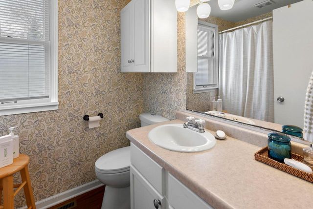 5831 S Hacker DRIVE, West Bend, WI 53095