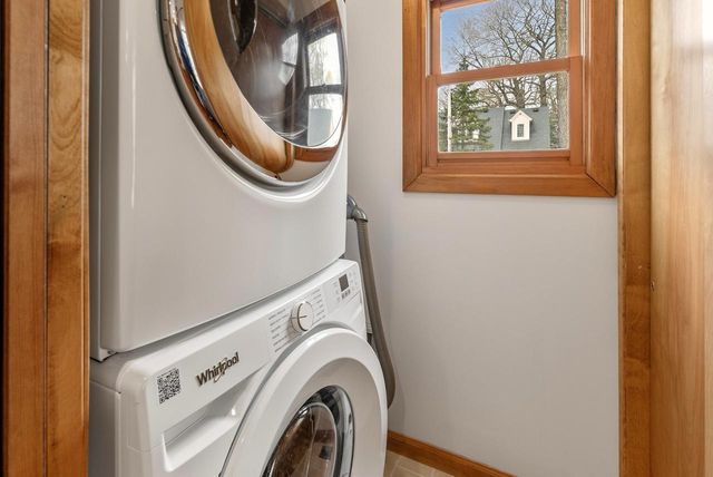 5831 S Hacker DRIVE, West Bend, WI 53095