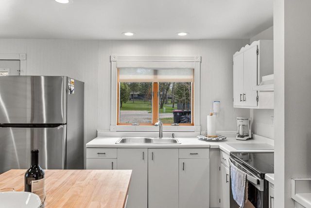 5831 S Hacker DRIVE, West Bend, WI 53095