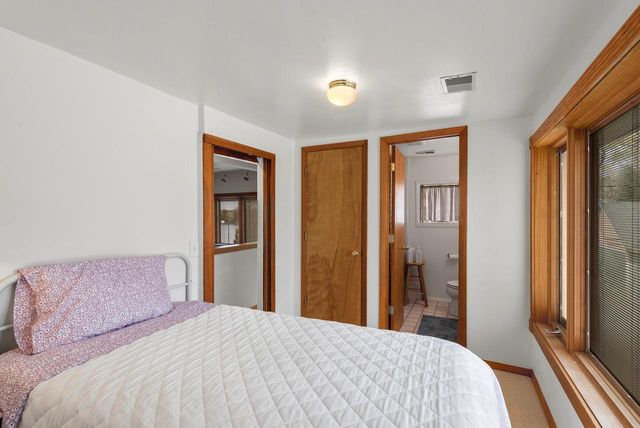 5831 S Hacker DRIVE, West Bend, WI 53095