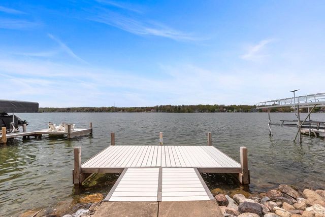 5831 S Hacker DRIVE, West Bend, WI 53095