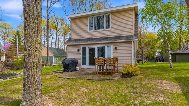 5831 S Hacker DRIVE, West Bend, WI 53095