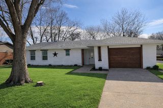 2105 Proctor Drive, Grand Prairie, TX 75051