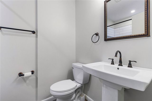 32 Greenwood Park, Pittsford, NY 14534