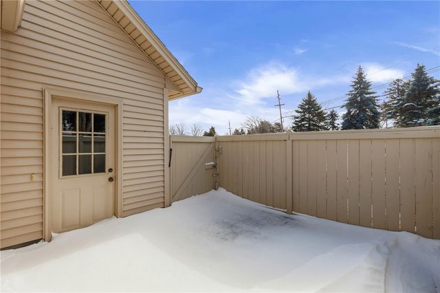 32 Greenwood Park, Pittsford, NY 14534