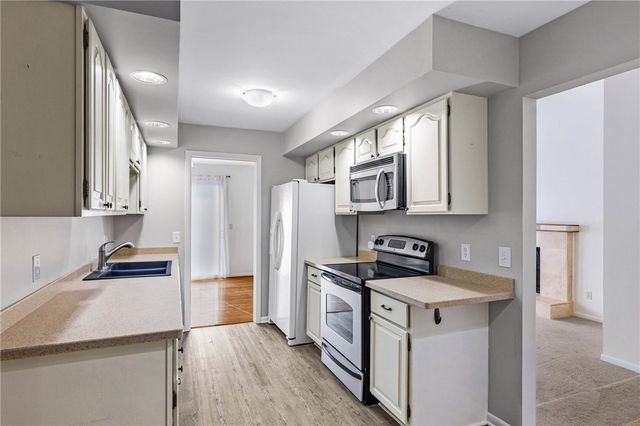 32 Greenwood Park, Pittsford, NY 14534