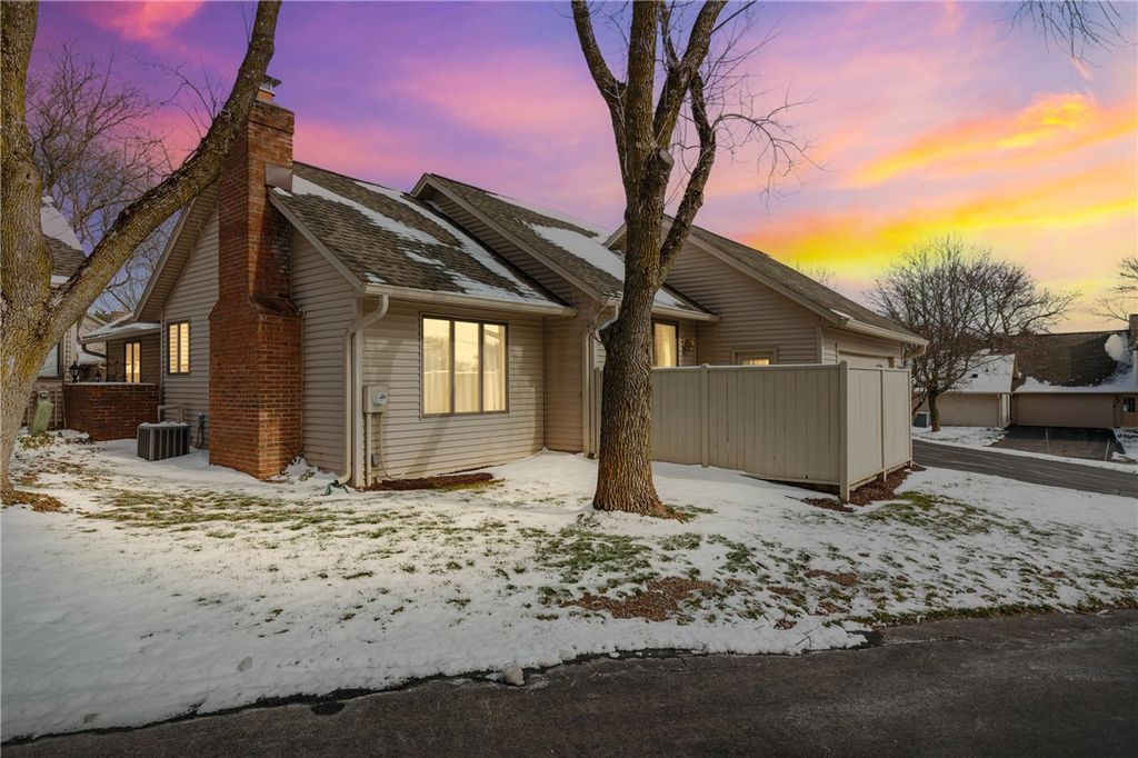 32 Greenwood Park, Pittsford, NY 14534