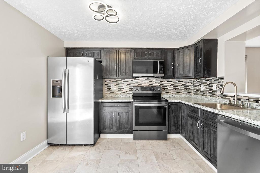 6078 ROCK GLEN DR, Elkridge, MD 21075