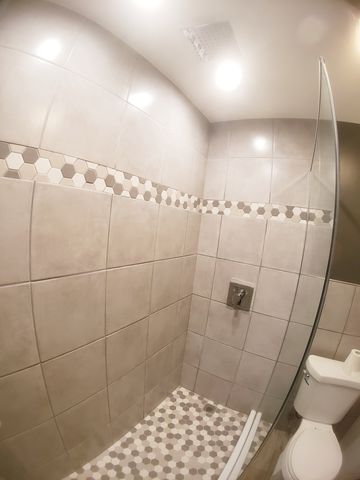 3114 N Lincoln Avenue 2, Chicago, IL 60657