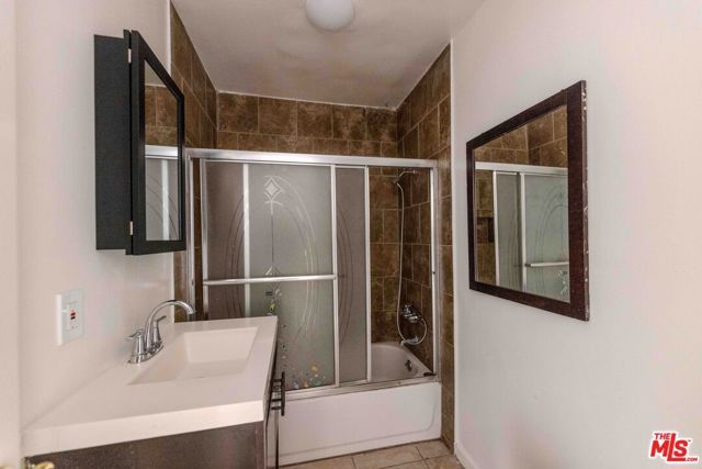 947 S Westmoreland Avenue 203, Los Angeles, CA 90006