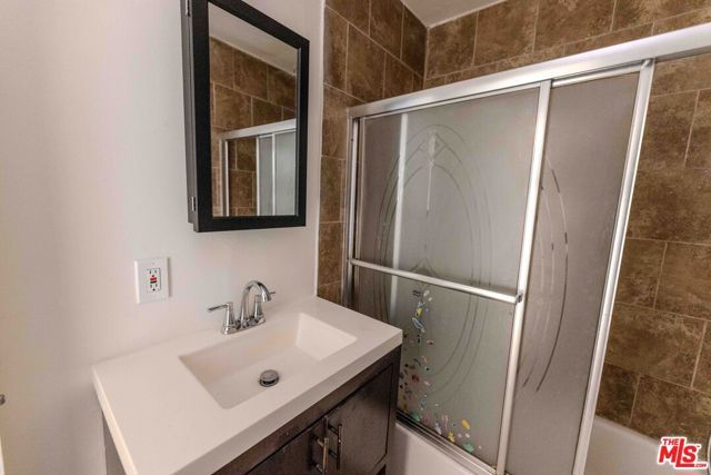 947 S Westmoreland Avenue 203, Los Angeles, CA 90006
