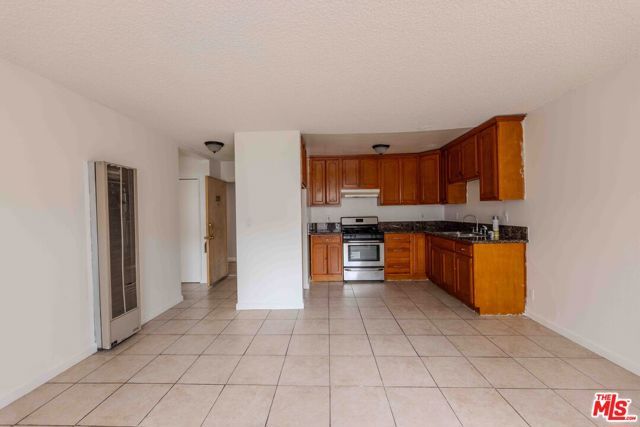 947 S Westmoreland Avenue 203, Los Angeles, CA 90006