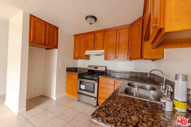 947 S Westmoreland Avenue 203, Los Angeles, CA 90006