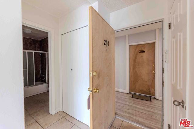 947 S Westmoreland Avenue 203, Los Angeles, CA 90006