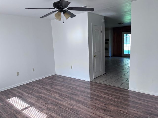3135 Woodcrest Dr, Baton Rouge, LA 70814