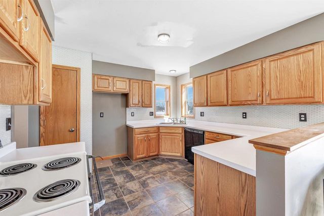 7920 MIDWAY ROAD, Lena, WI 54139