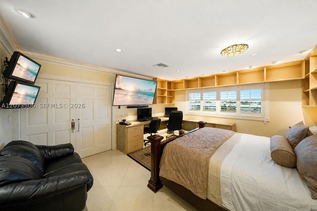 3770 NE 171st St 504, North Miami Beach, FL 33160