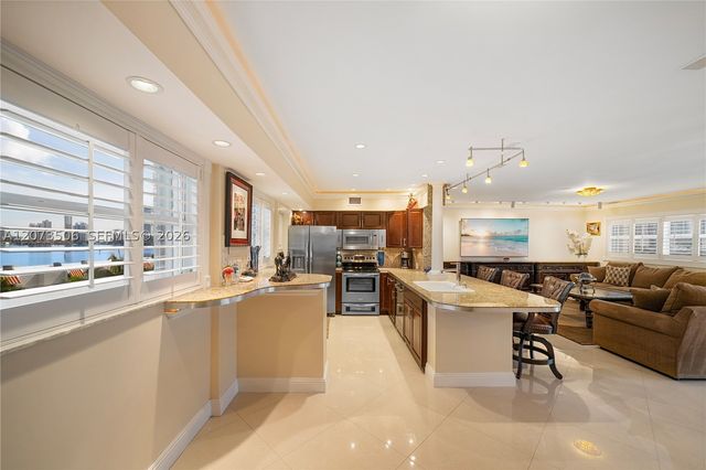 3770 NE 171st St 504, North Miami Beach, FL 33160