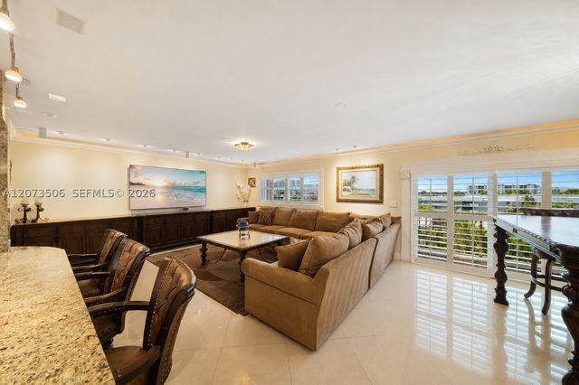 3770 NE 171st St 504, North Miami Beach, FL 33160