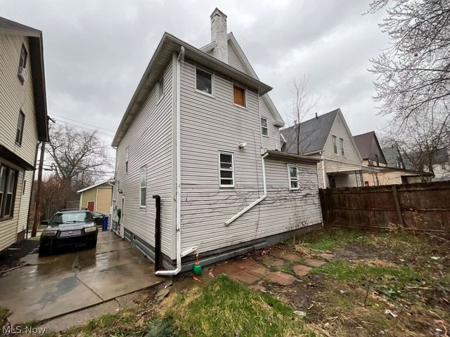 2401 Garden, Cleveland, OH 44109