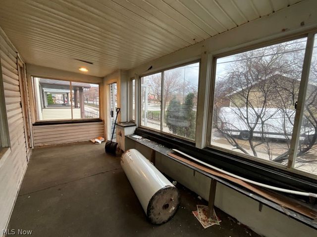 2401 Garden, Cleveland, OH 44109