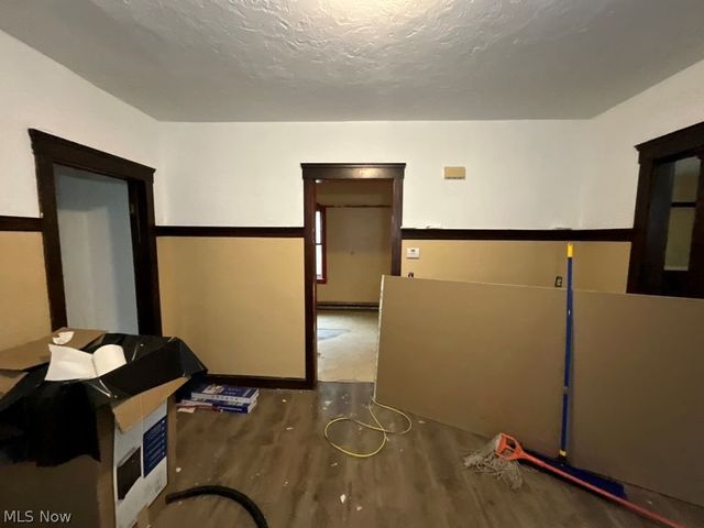 2401 Garden, Cleveland, OH 44109