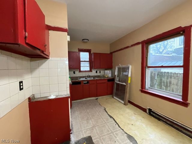 2401 Garden, Cleveland, OH 44109