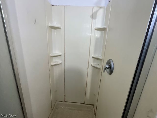 2401 Garden, Cleveland, OH 44109