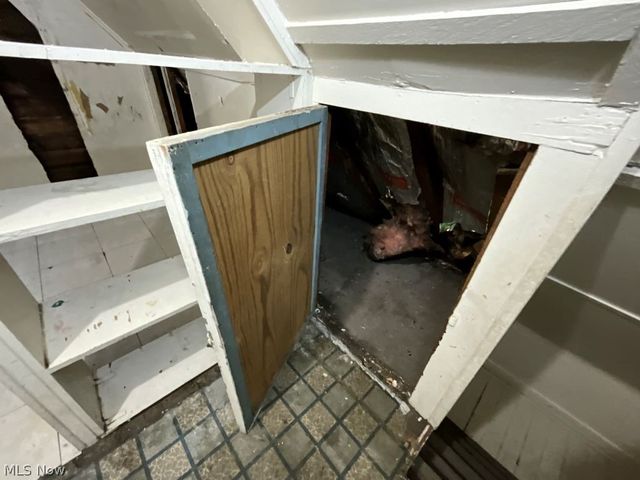 2401 Garden, Cleveland, OH 44109