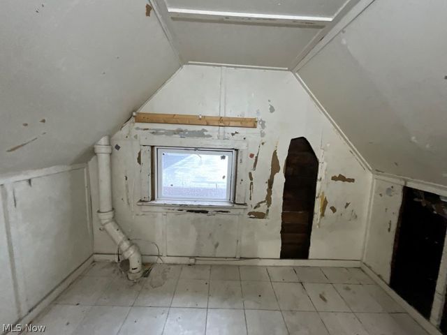 2401 Garden, Cleveland, OH 44109