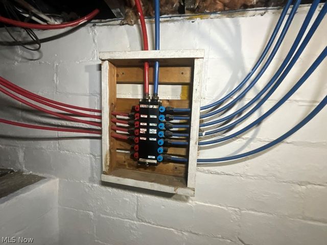 2401 Garden, Cleveland, OH 44109