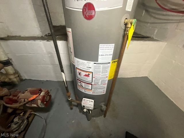 2401 Garden, Cleveland, OH 44109