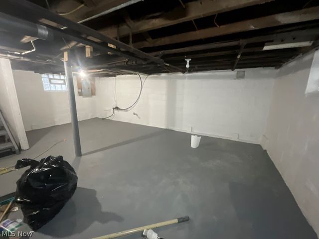 2401 Garden, Cleveland, OH 44109