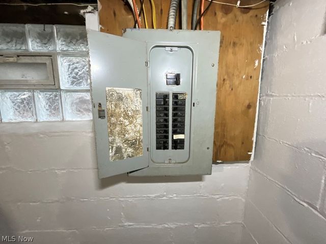 2401 Garden, Cleveland, OH 44109