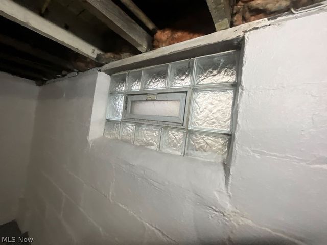 2401 Garden, Cleveland, OH 44109