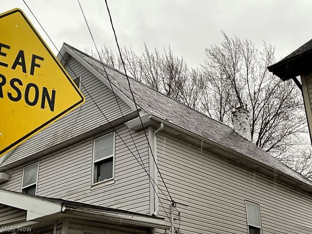 2401 Garden, Cleveland, OH 44109