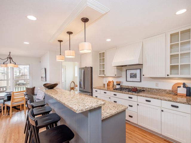 1840 Stanford Avenue, Saint Paul, MN 55105