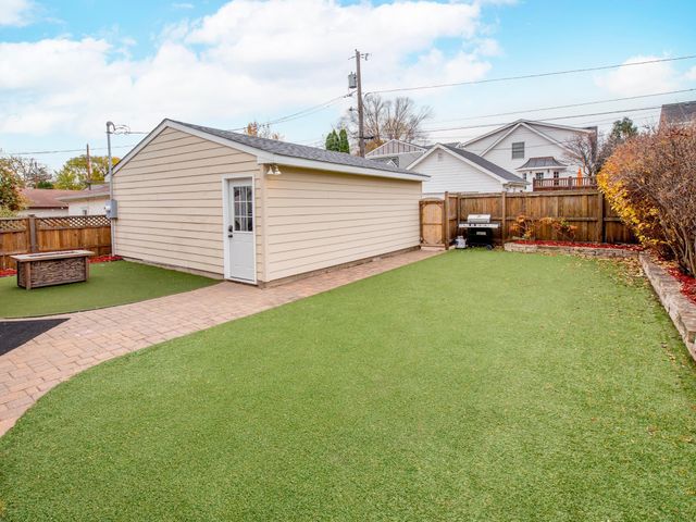 1840 Stanford Avenue, Saint Paul, MN 55105