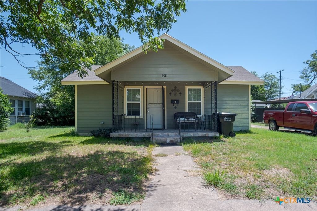 921 S 11th Street, Temple, TX 76504