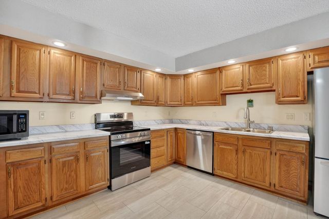 210 Balboa Ave Apt B1, Cedar Falls, IA 50613