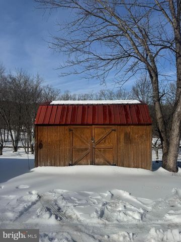 122 CAVE HILL LN, Gore, VA 22637