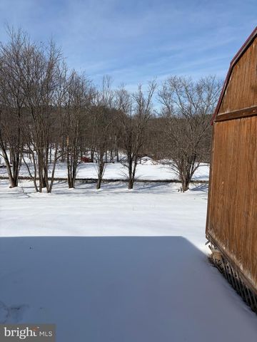 122 CAVE HILL LN, Gore, VA 22637