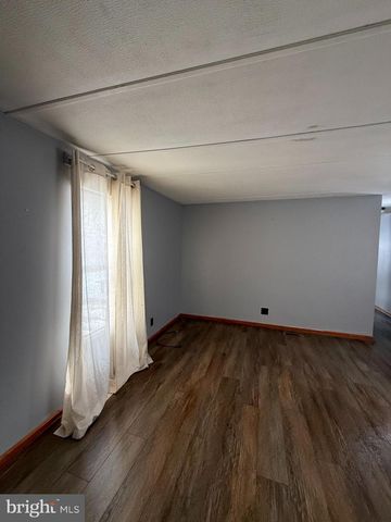 122 CAVE HILL LN, Gore, VA 22637